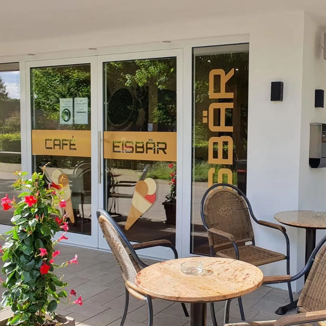 Window lettering for Café Eisbar